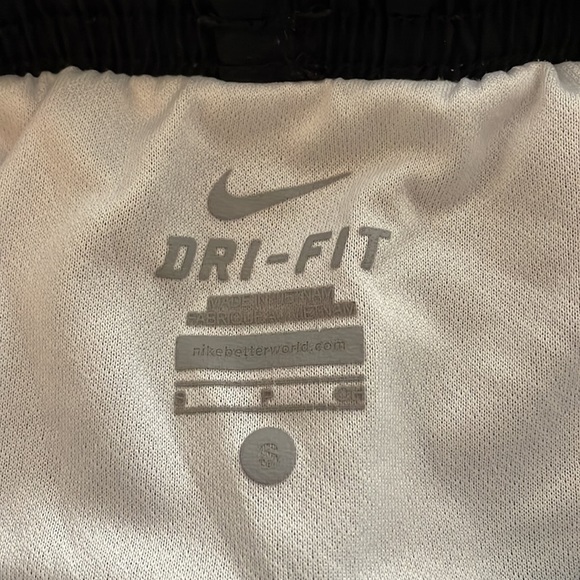 𝅺NIKE - Youth Athletic Track Shorts - Girls S - Picture 7 of 7